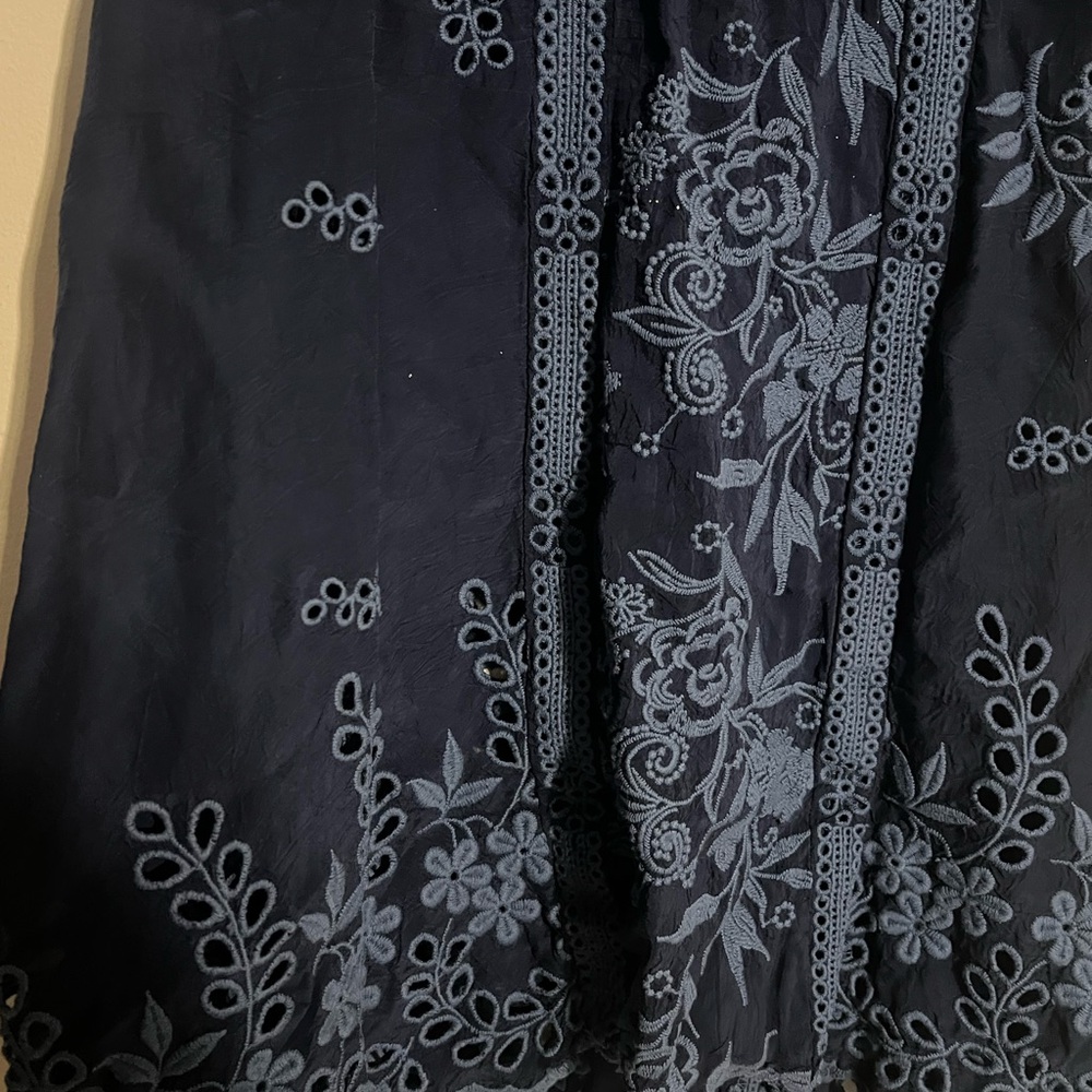 Johnny Was Floral Embroidered Navy Blouse - Picture 4 of 5